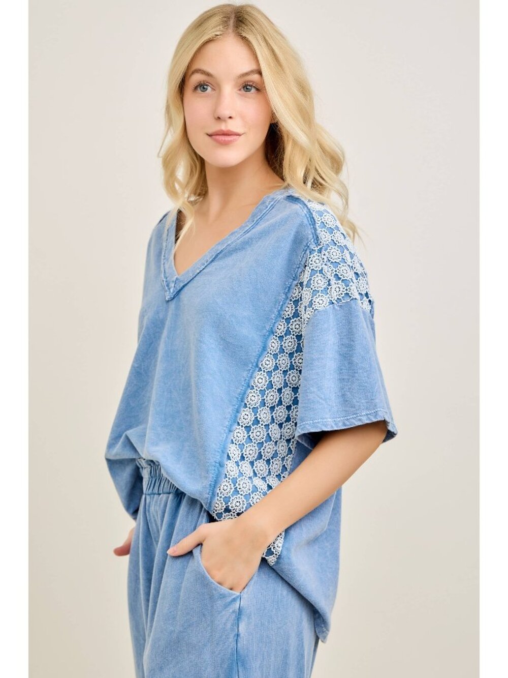 J HER Mineral Washed Flower Daisy Trim V Neck